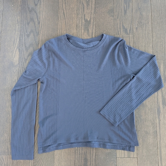 Lululemon Navy Long Sleeve Crop - Picture 2 of 7